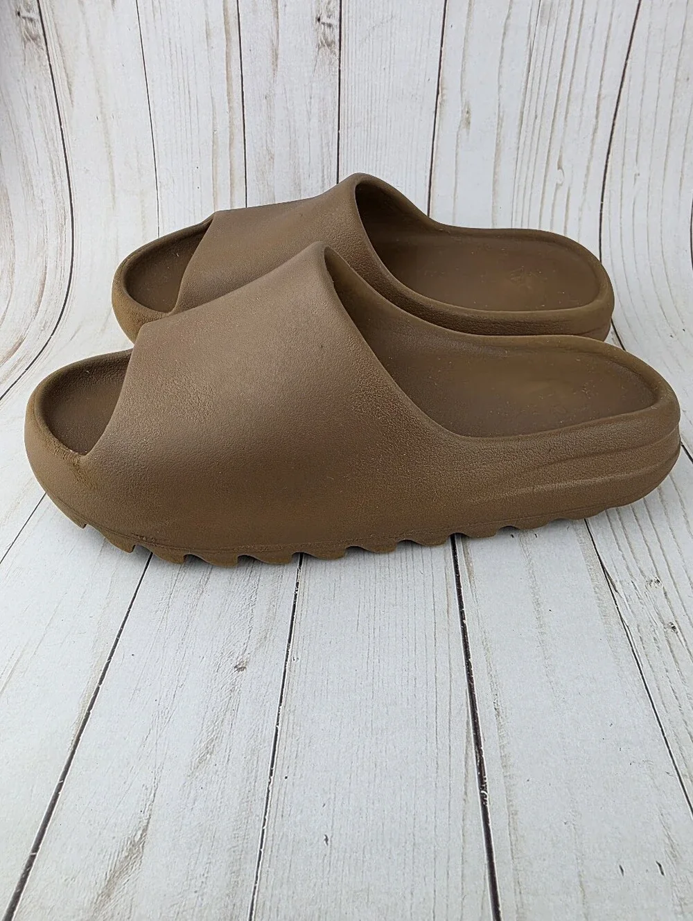 Adidas Yeezy Slides Flax Men’s size 11